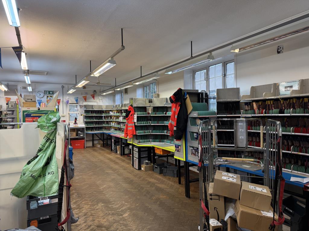 Lot: 44391 - TO BE OFFERED IN OUR DECEMBER AUCTION UNLESS SOLD PRIOR - FREEHOLD COMMERCIAL PREMISES ON PLOT OF 0.19 ACRES - Internal view of delivery sorting room